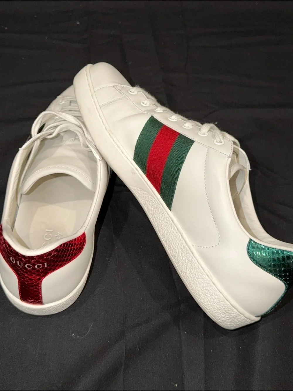 Authentic Men’s Gucci White Leather Low-Top Sneakers with Green & Red Stripe